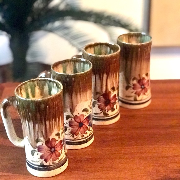 Set of 4 Hand painted ceramic vintage mugs - Picture 5 of 7